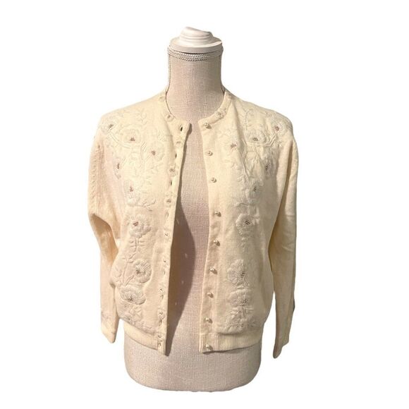 Vintage 1950’s Ruby Beading Co. Hand Beaded Cottage Cardigan Size Small - Picture 2 of 14